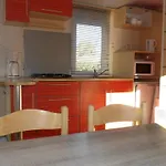 Mobil Pour 6 Personnes Avec Terrasse - Api-1-52-390 *