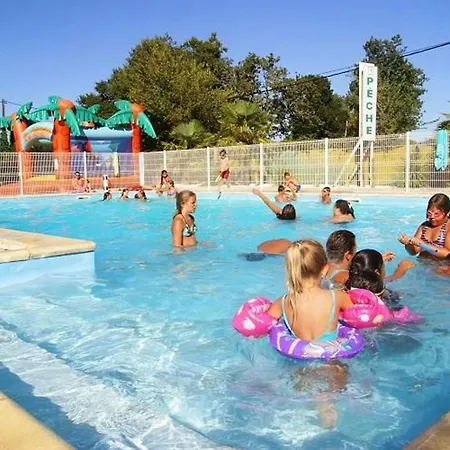 Mobil Pour 6 Personnes Avec Terrasse - Api-1-52-390 * Saint-Sornin