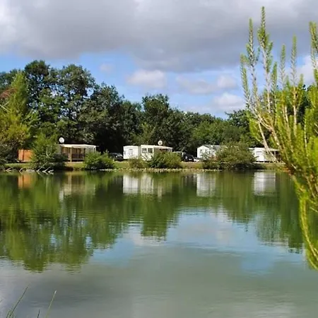 キャンプ場 Mobil Pour 6 Personnes Avec Terrasse - Api-1-52-390