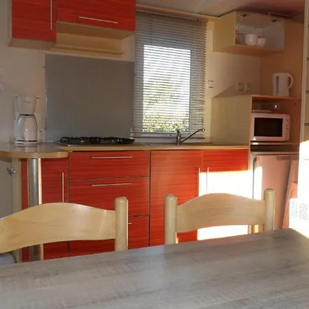 Mobil Pour 6 Personnes Avec Terrasse - Api-1-52-390 *