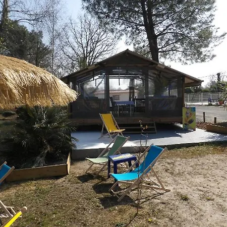 Kemp Mobil Pour 6 Personnes Avec Terrasse - Api-1-52-390