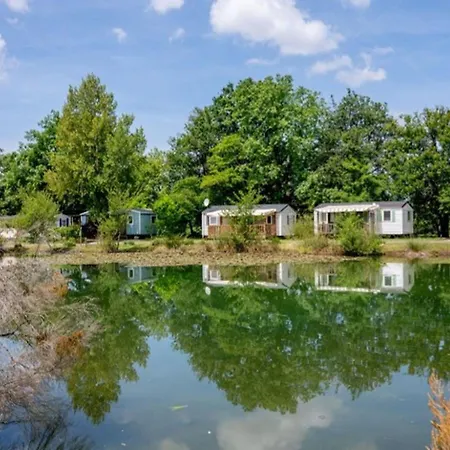 Mobil Pour 6 Personnes Avec Terrasse - Api-1-52-390 * Saint-Sornin (Charente-Maritime)