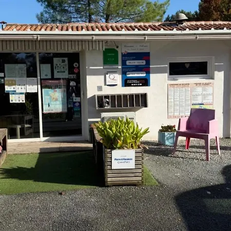 Kemp Mobil Pour 6 Personnes Avec Terrasse - Api-1-52-390